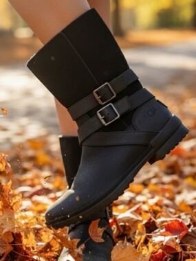 UGG Lorna Boots Black Women's 8 Waterproof